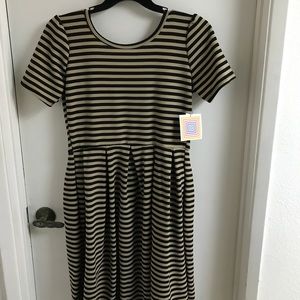 NWT Lularoe Large Amelia Black/Brown